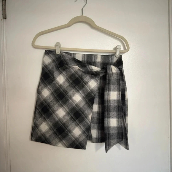 Plaid Skirt - Picture 1 of 2